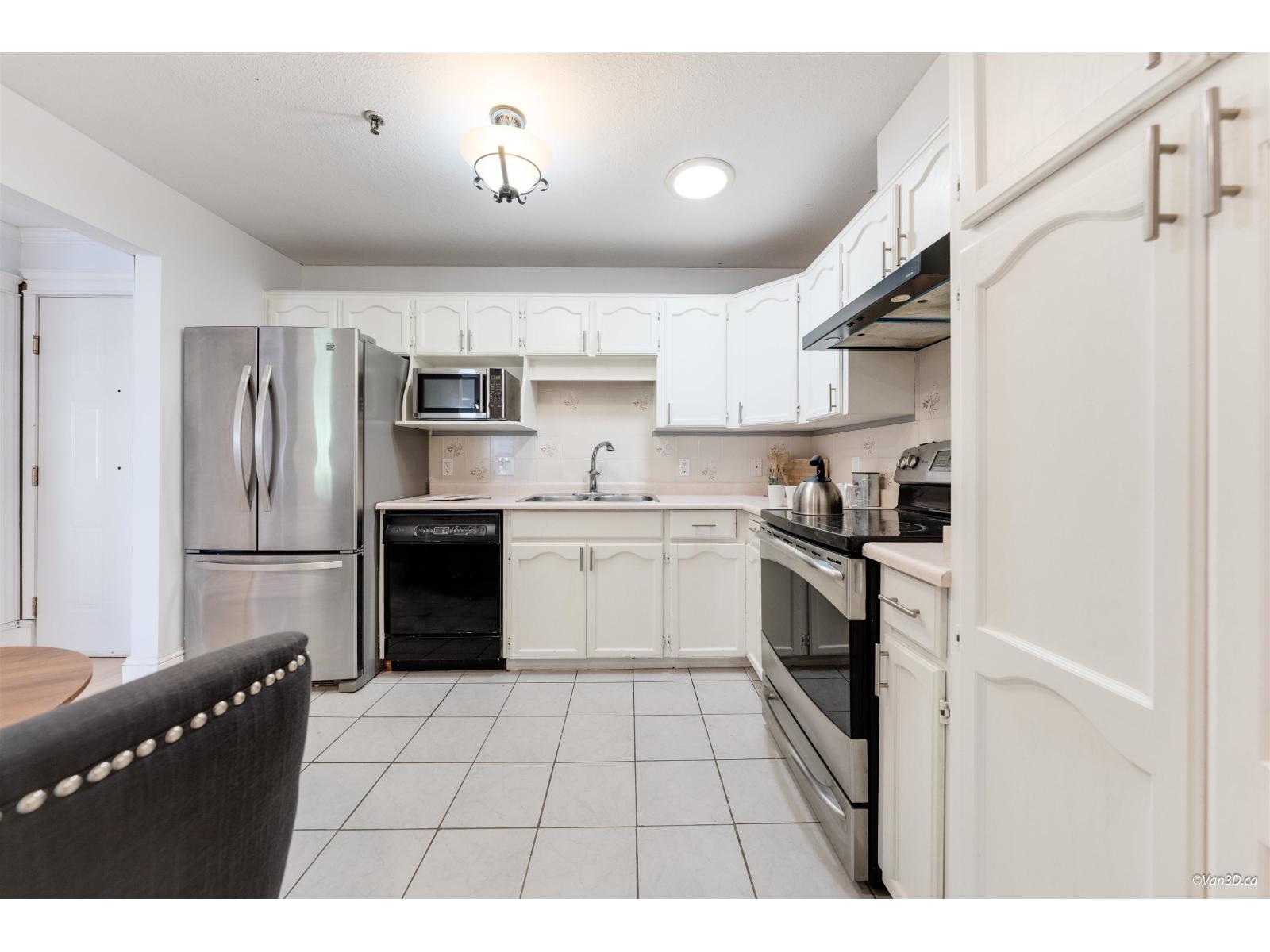 305 5710 201 Street, Langley, British Columbia V3A 8A8 - Photo 14 - R3060380