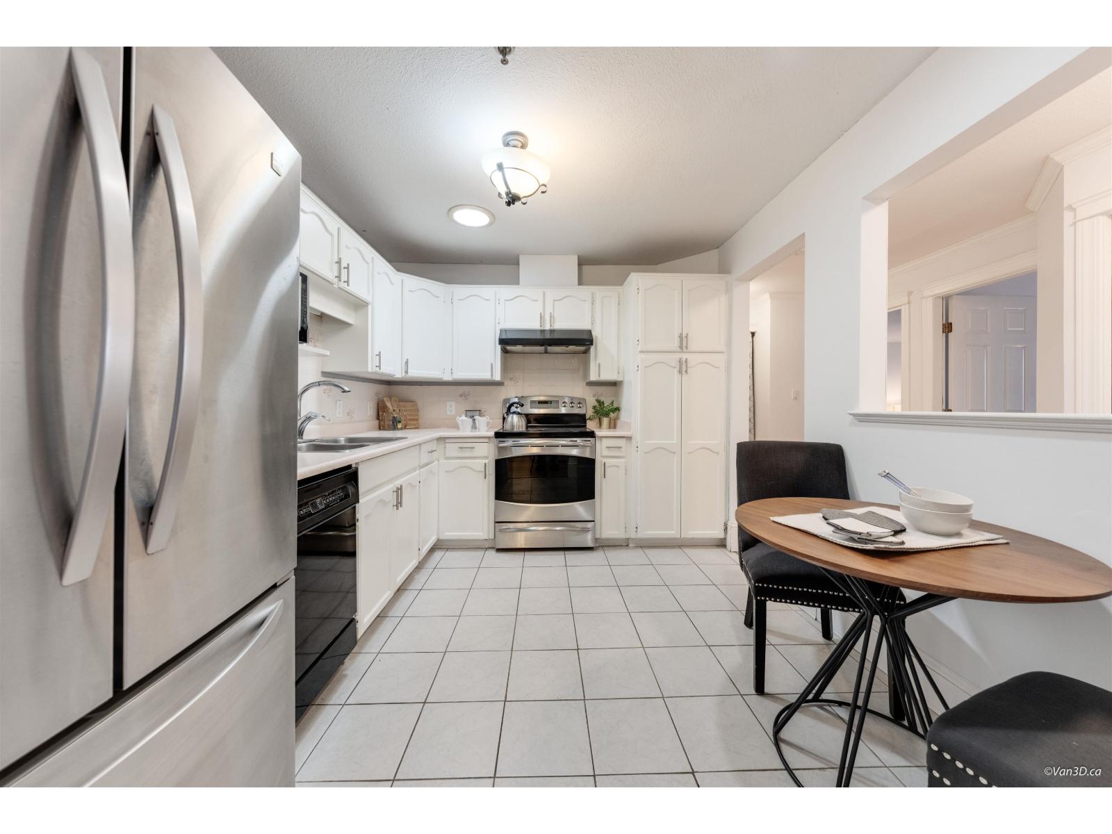 305 5710 201 Street, Langley, British Columbia V3A 8A8 - Photo 5 - R3060380