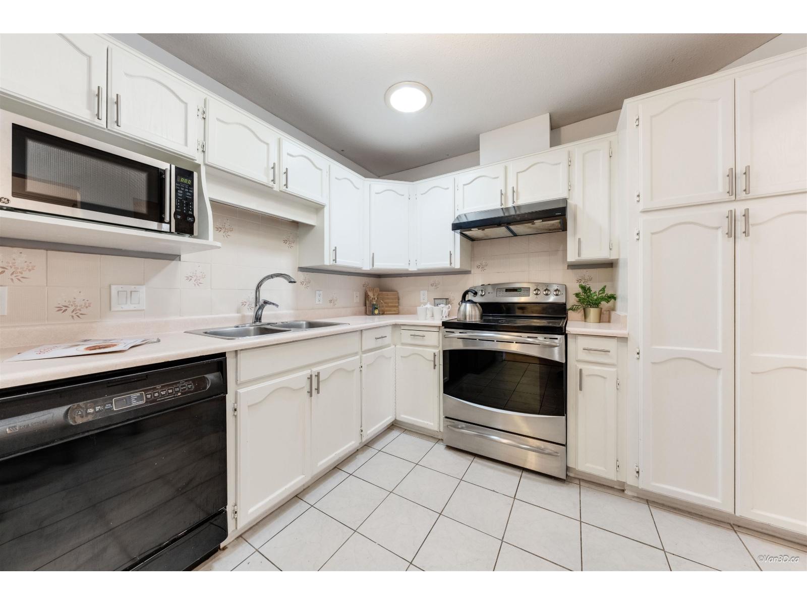 305 5710 201 Street, Langley, British Columbia V3A 8A8 - Photo 7 - R3060380