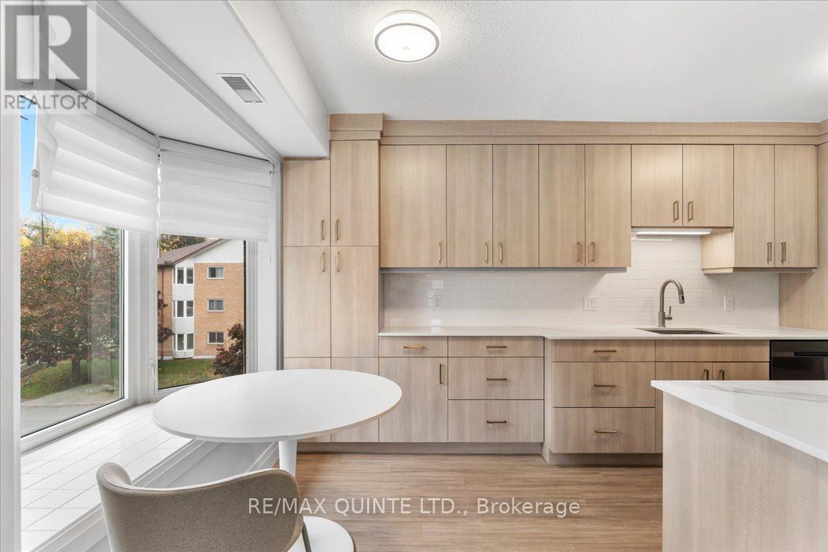 321 - 8 Talbot Street, Prince Edward County, Ontario K0K 2T0 - Photo 12 - X12473983