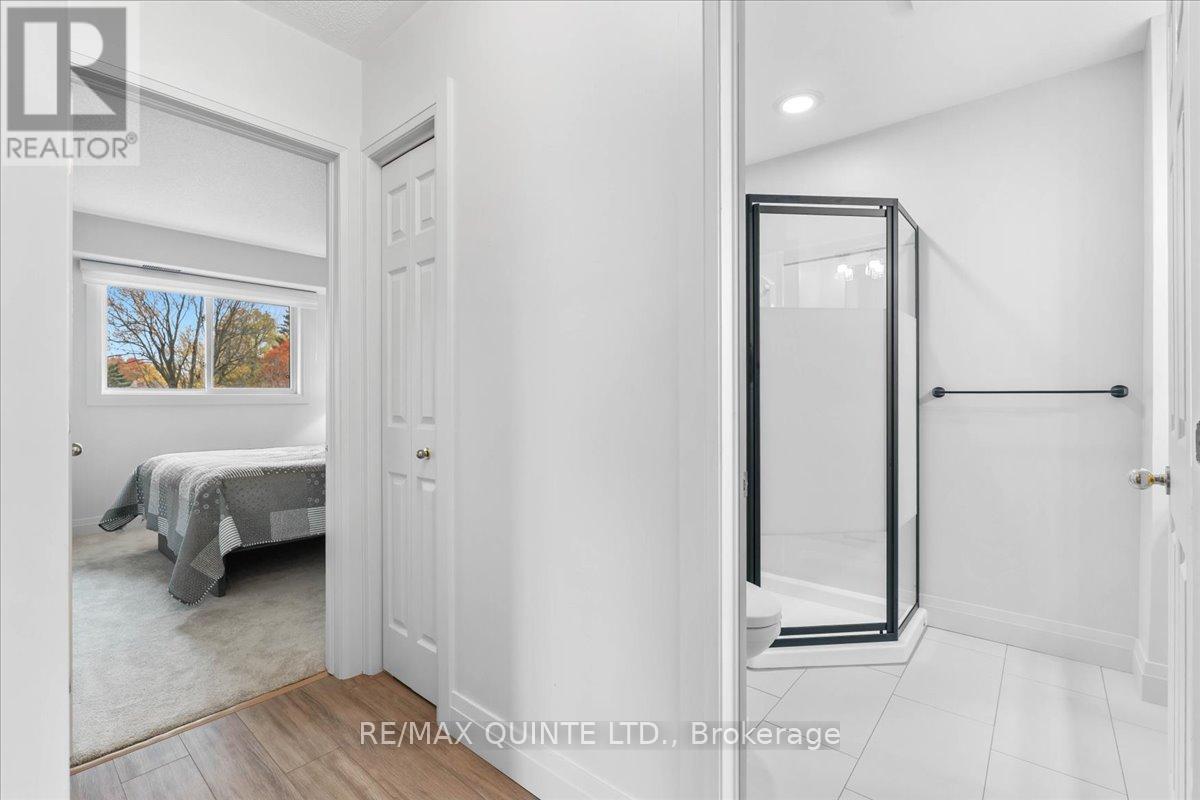 321 - 8 Talbot Street, Prince Edward County, Ontario K0K 2T0 - Photo 18 - X12473983