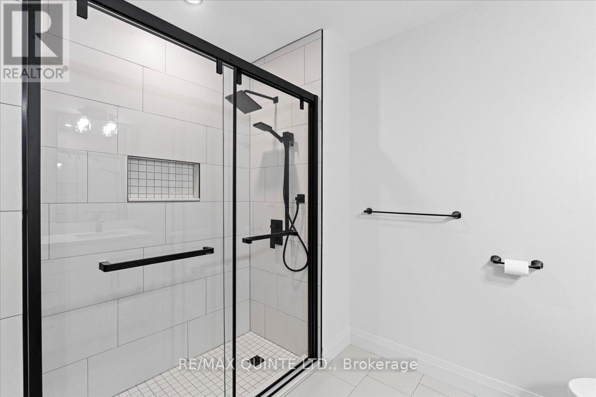 321 - 8 Talbot Street, Prince Edward County, Ontario K0K 2T0 - Photo 29 - X12473983