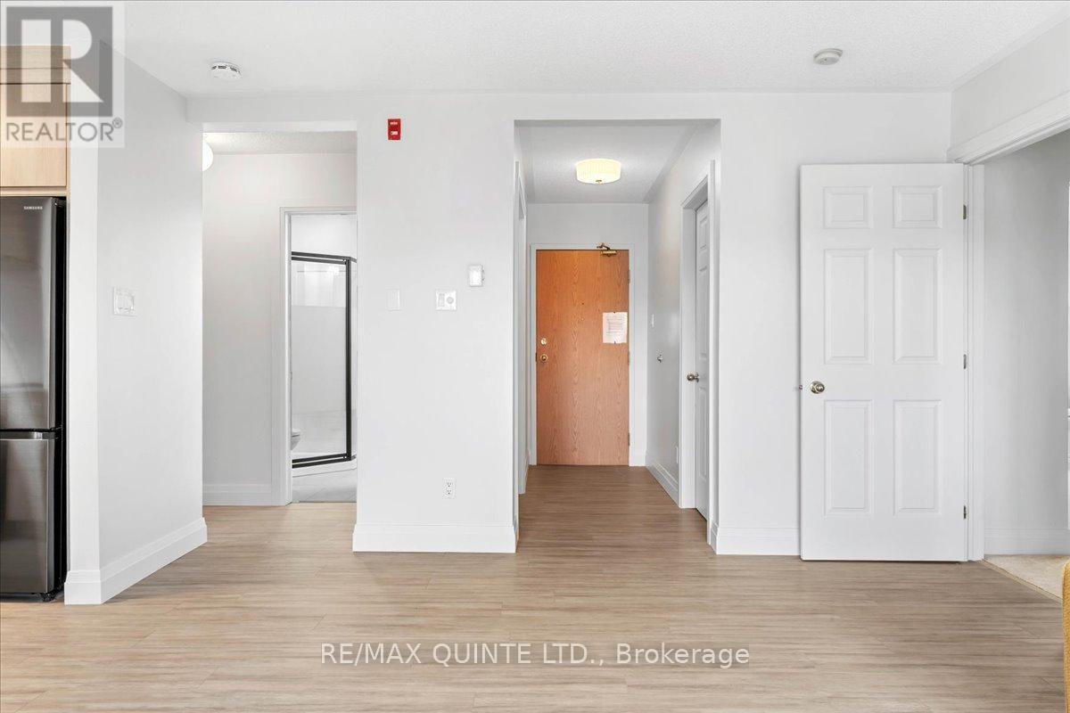 321 - 8 Talbot Street, Prince Edward County, Ontario K0K 2T0 - Photo 3 - X12473983