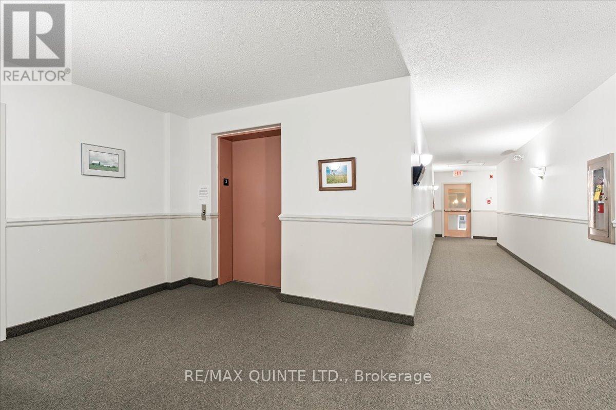 321 - 8 Talbot Street, Prince Edward County, Ontario K0K 2T0 - Photo 35 - X12473983