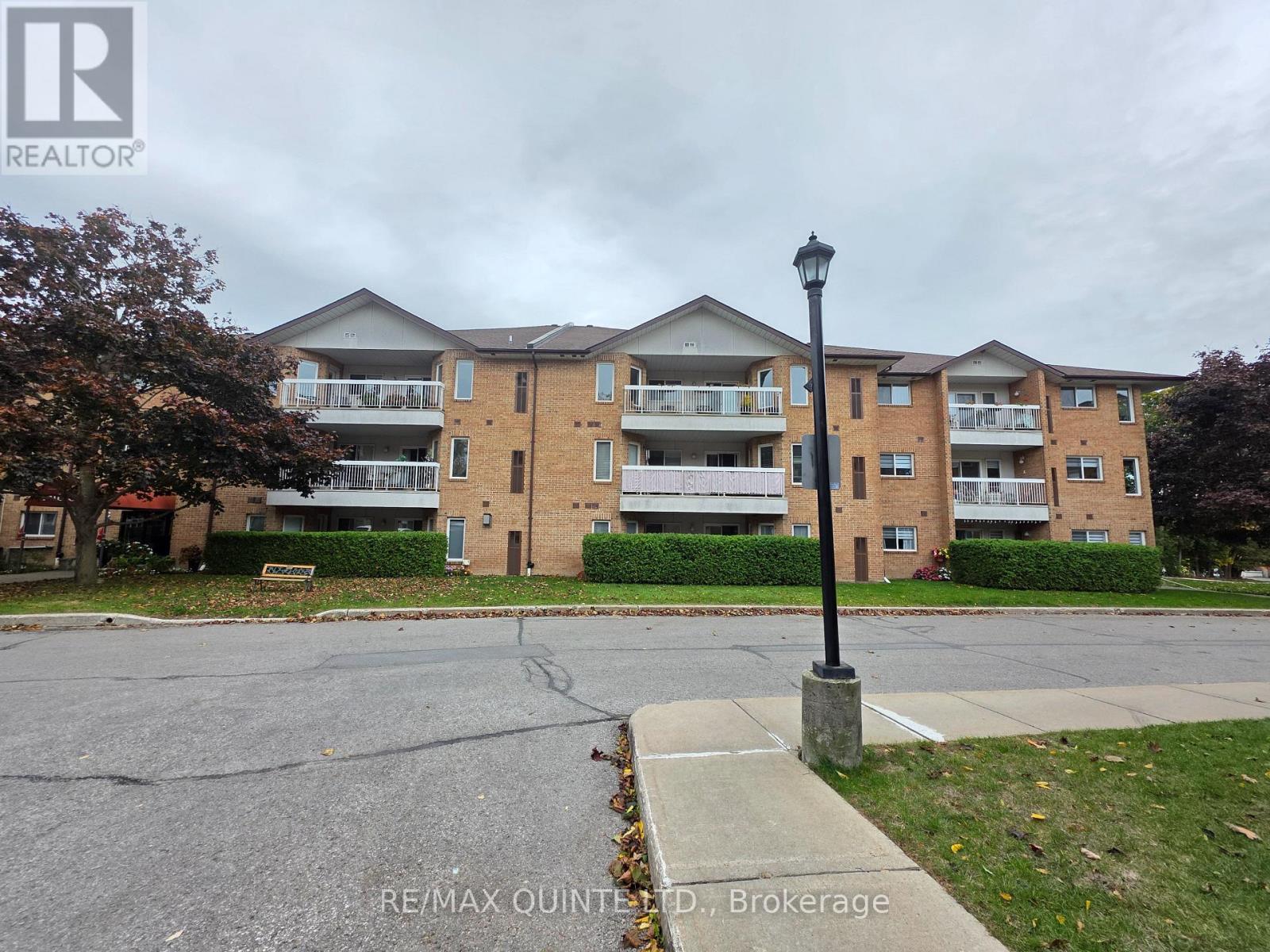 321 - 8 Talbot Street, Prince Edward County, Ontario K0K 2T0 - Photo 44 - X12473983