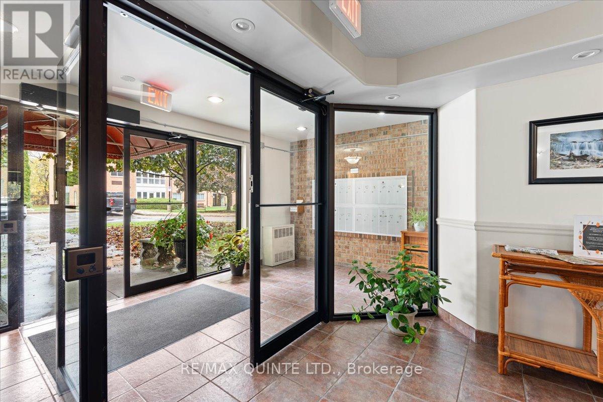 321 - 8 Talbot Street, Prince Edward County, Ontario K0K 2T0 - Photo 38 - X12473983