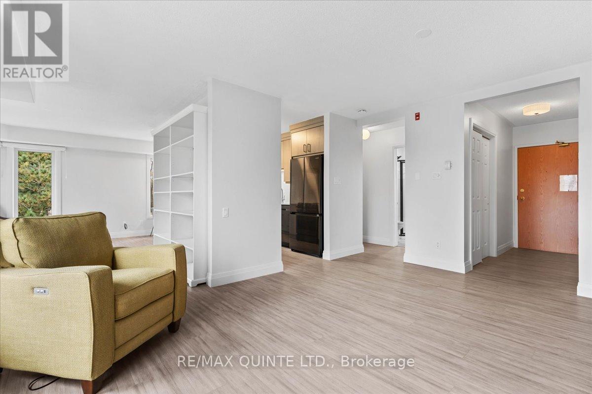 321 - 8 Talbot Street, Prince Edward County, Ontario K0K 2T0 - Photo 4 - X12473983