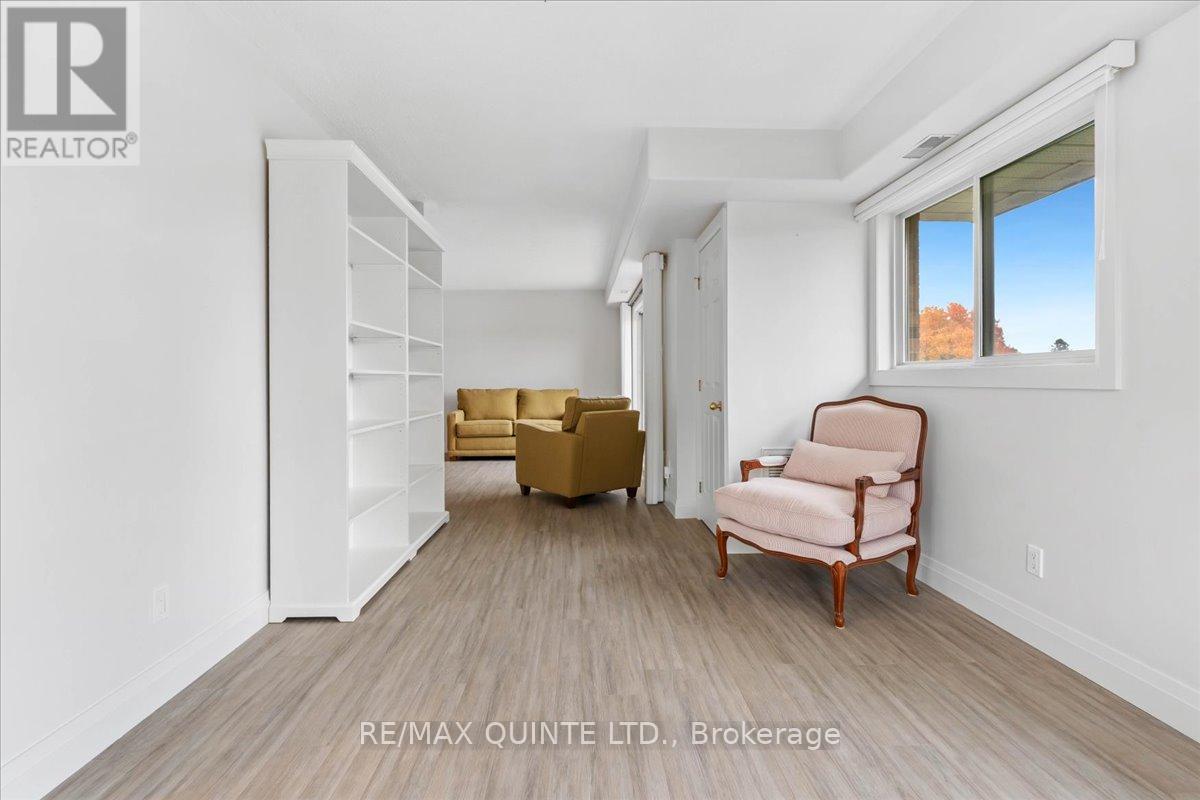 321 - 8 Talbot Street, Prince Edward County, Ontario K0K 2T0 - Photo 9 - X12473983