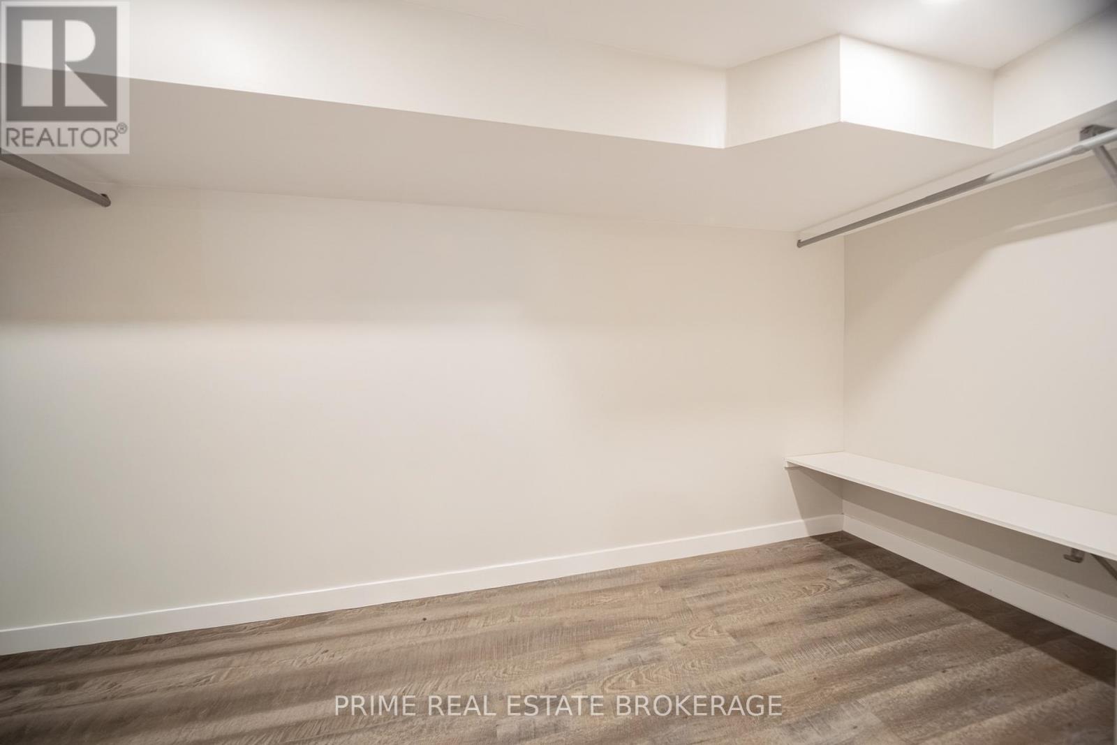 11 Briscoe Street E, London South, Ontario  N6C 1W8 - Photo 35 - X12473847