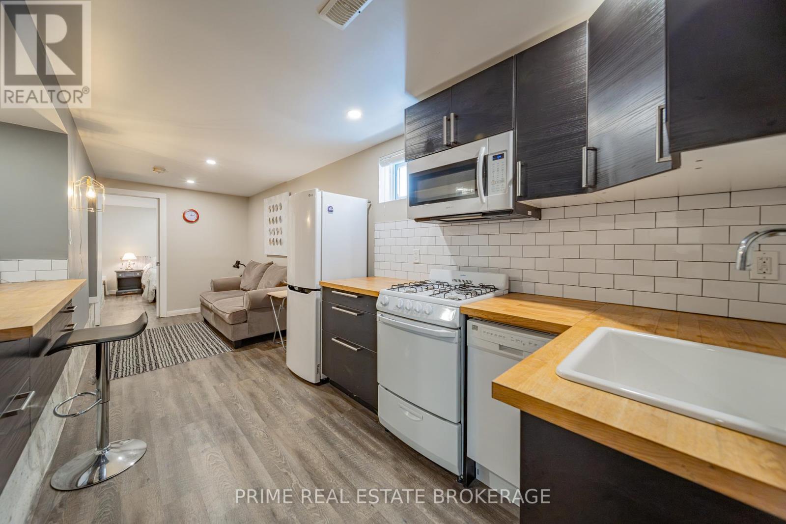 11 Briscoe Street E, London South, Ontario  N6C 1W8 - Photo 30 - X12473847