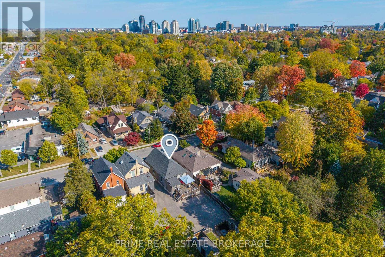 11 Briscoe Street E, London South, Ontario  N6C 1W8 - Photo 5 - X12473847