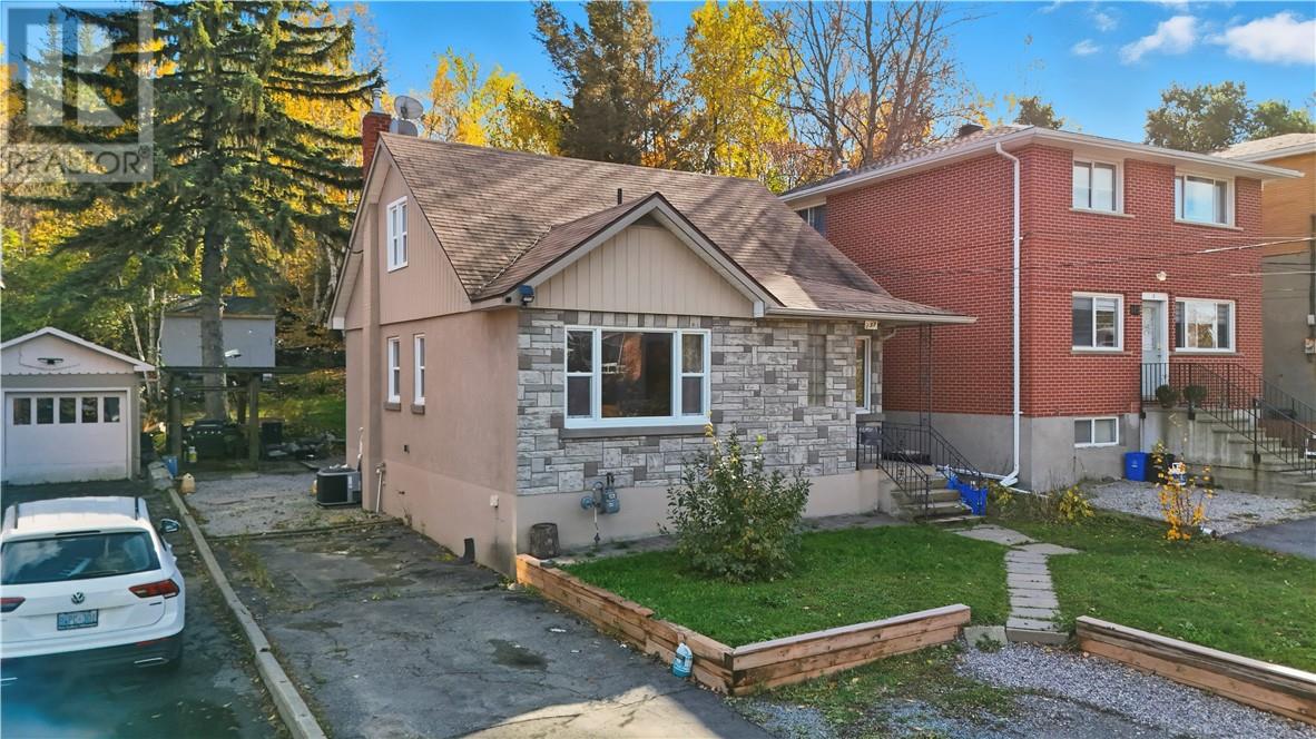 137 Hyland Drive, Sudbury, Ontario  P3E 1R7 - Photo 2 - 2125303
