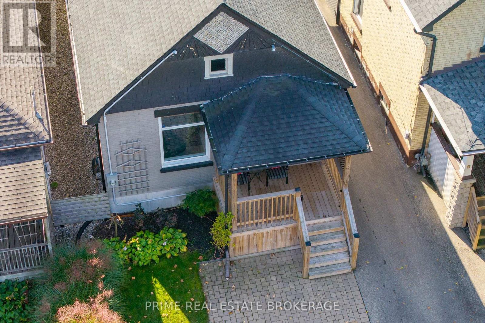 11 Briscoe Street E, London South, Ontario  N6C 1W8 - Photo 48 - X12473847