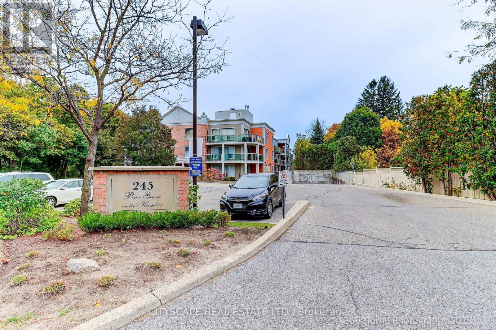 101 - 245 Pinegrove Road, Vaughan, Ontario  L4L 2H7 - Photo 1 - N12474072