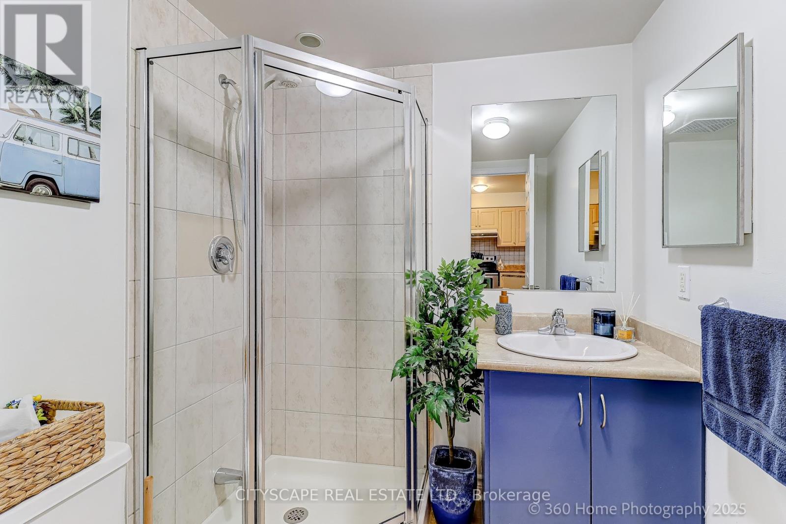 101 - 245 Pinegrove Road, Vaughan, Ontario  L4L 2H7 - Photo 13 - N12474072