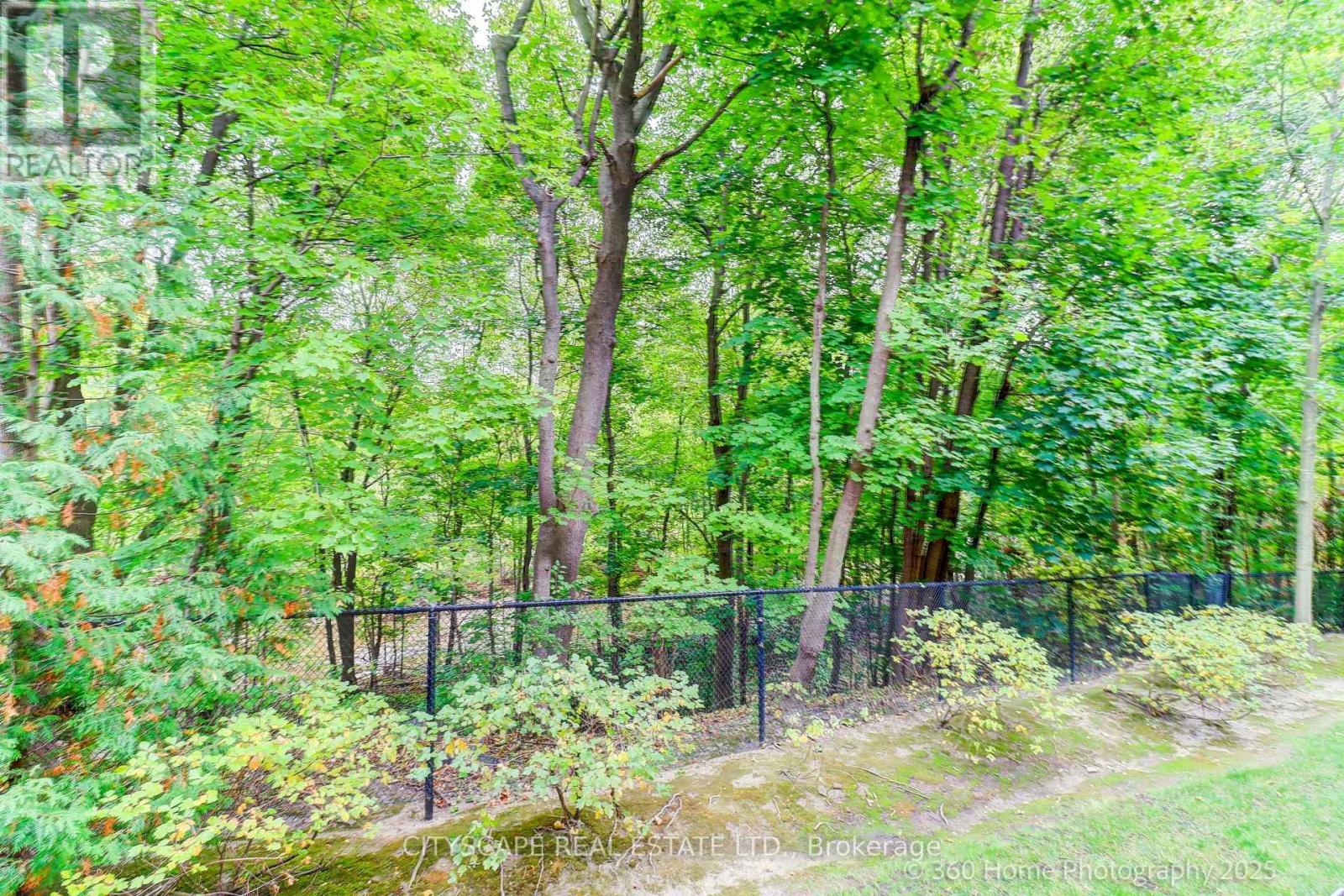 101 - 245 Pinegrove Road, Vaughan, Ontario  L4L 2H7 - Photo 16 - N12474072
