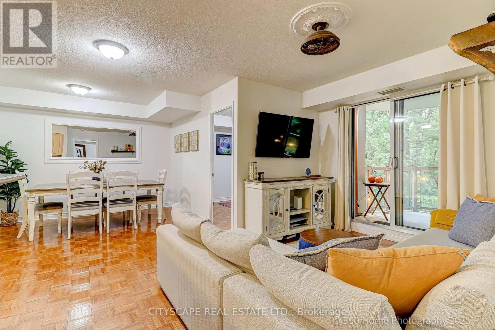 101 - 245 Pinegrove Road, Vaughan, Ontario  L4L 2H7 - Photo 7 - N12474072