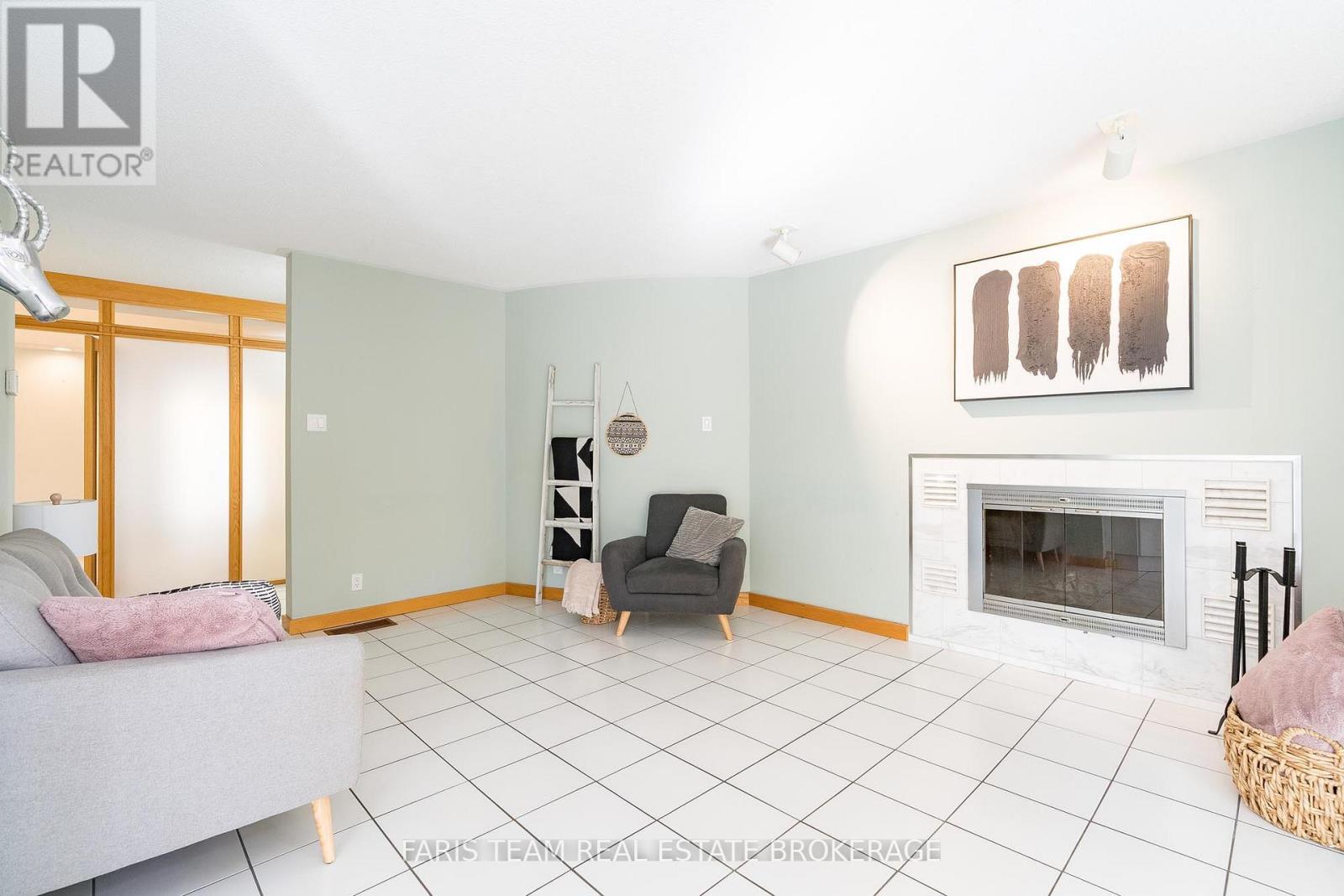 903 Victoria Street, Midland, Ontario  L4R 1B7 - Photo 17 - S12474021