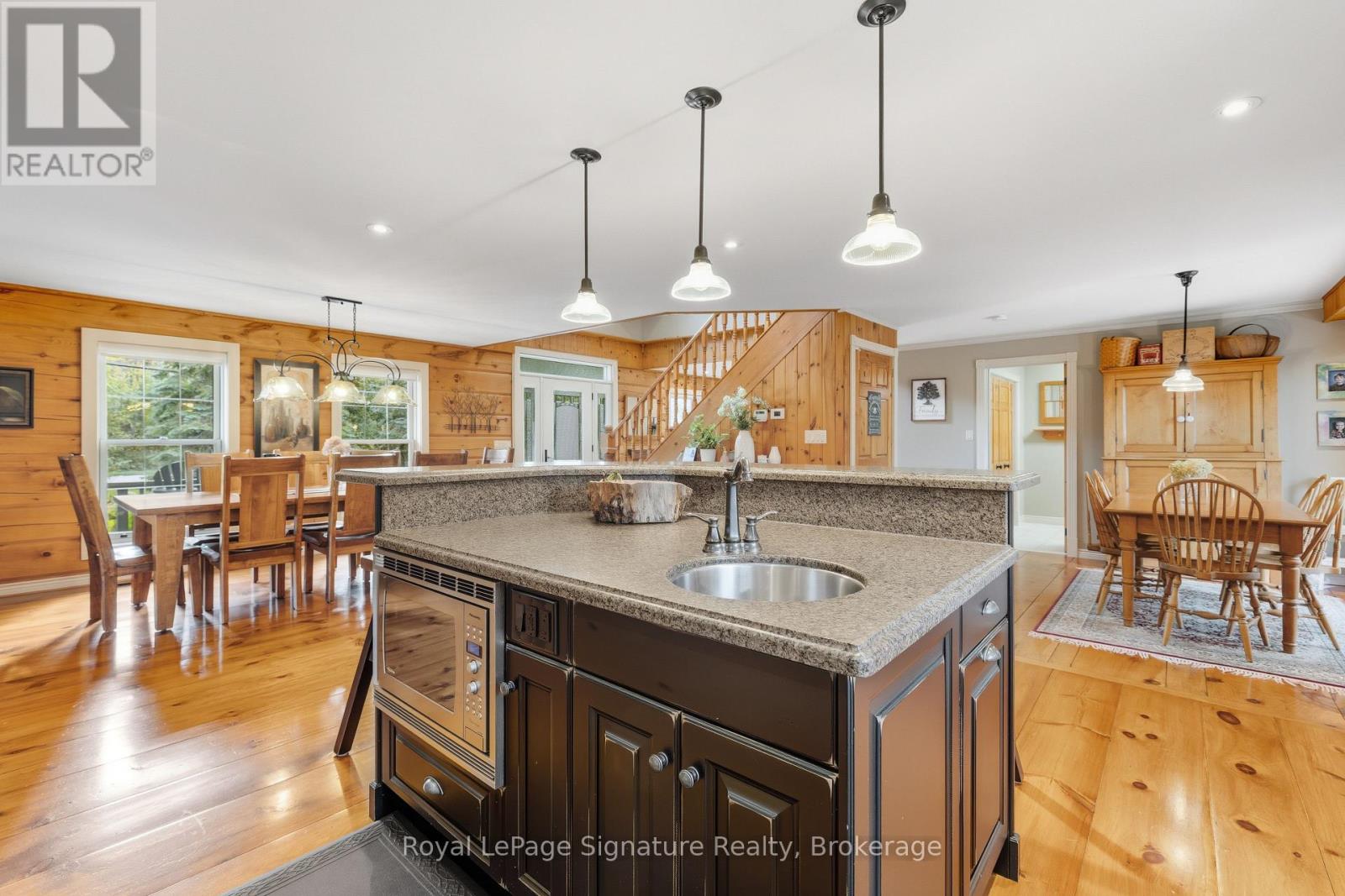 133 Old Lakeshore Road, Blue Mountains, Ontario  N0H 1J0 - Photo 12 - X12474151