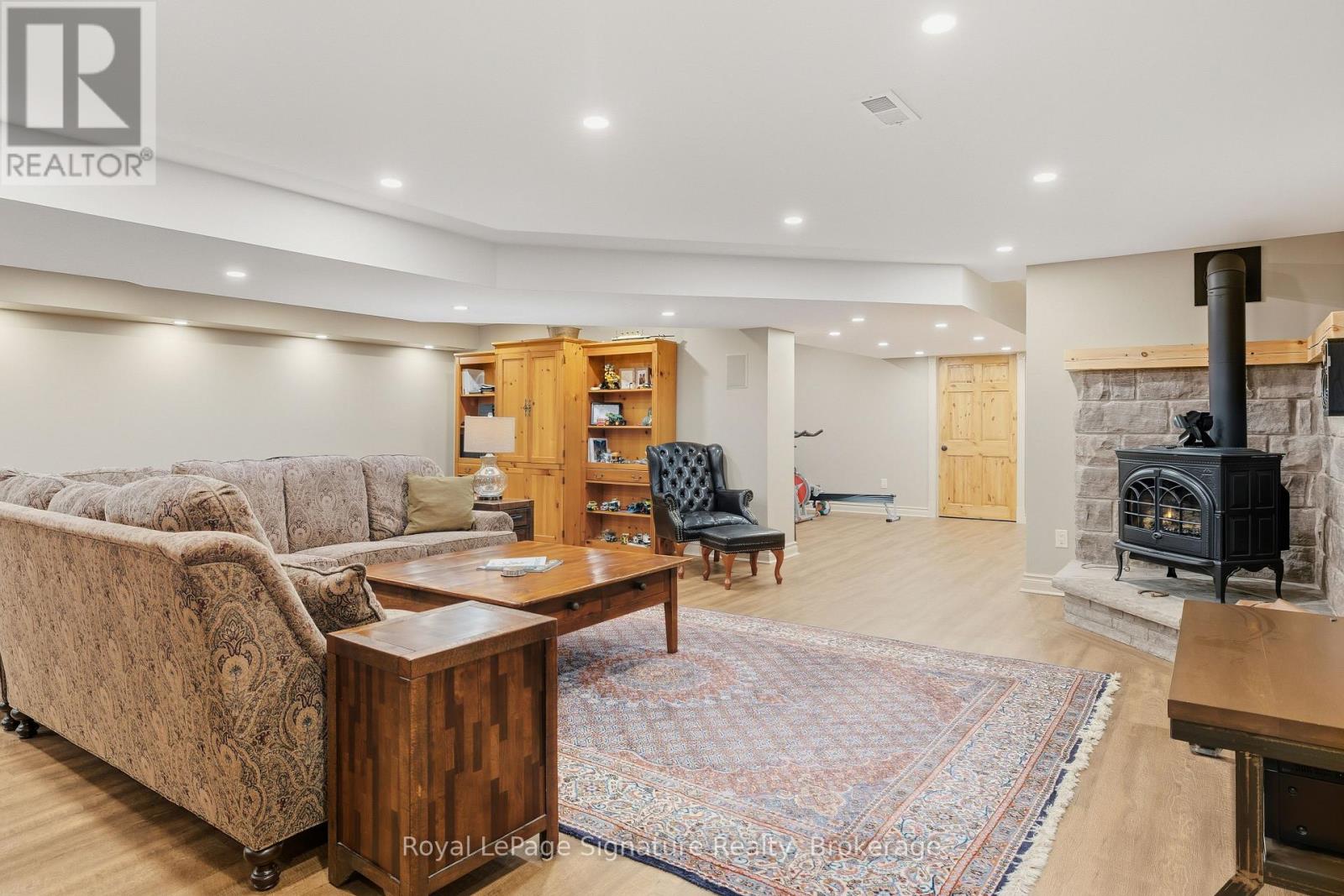 133 Old Lakeshore Road, Blue Mountains, Ontario  N0H 1J0 - Photo 32 - X12474151