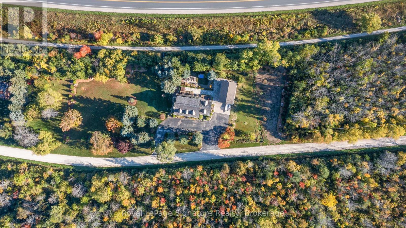 133 Old Lakeshore Road, Blue Mountains, Ontario  N0H 1J0 - Photo 42 - X12474151