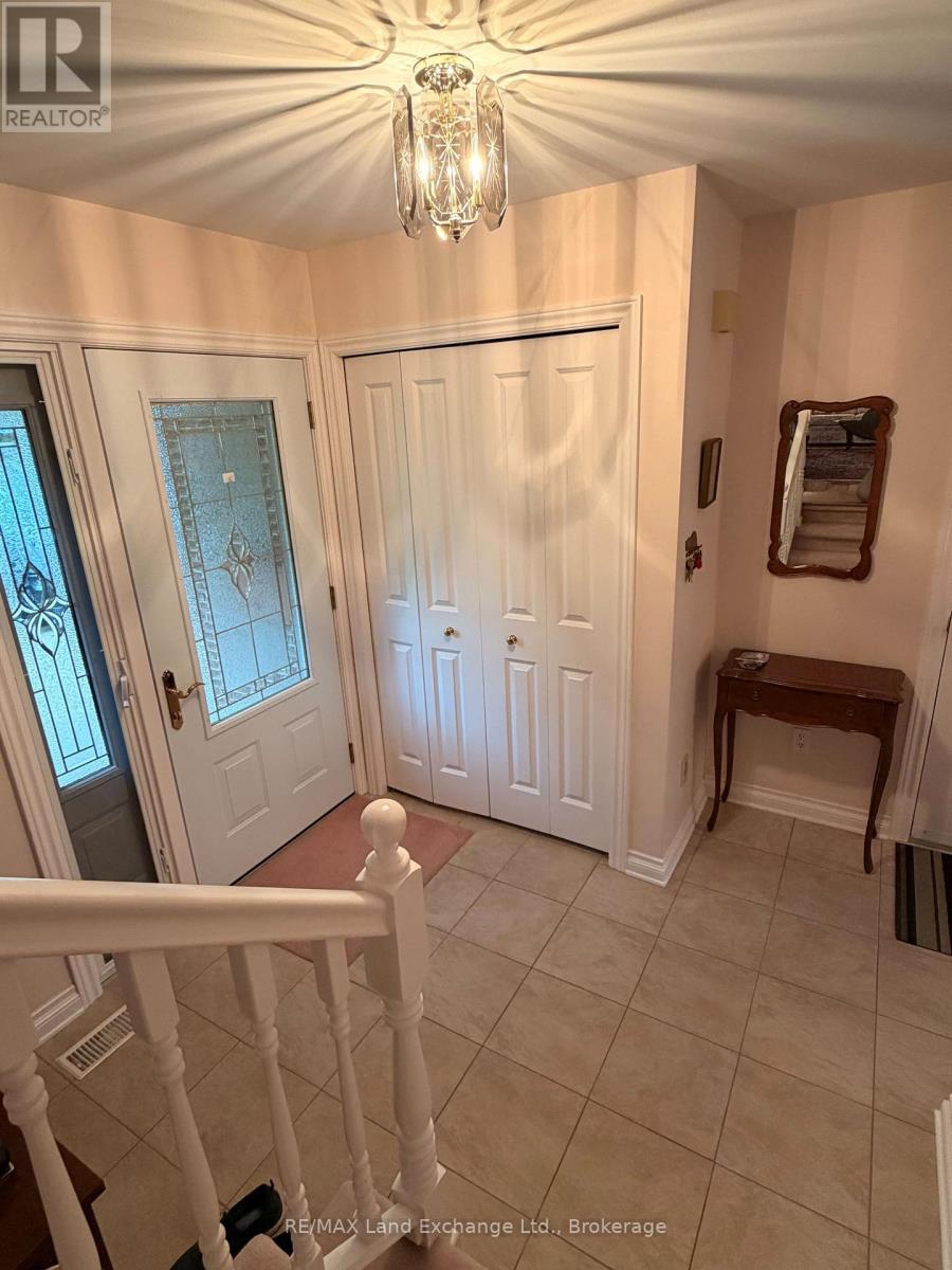 228 Willow Road, Kincardine, Ontario  N2Z 2V9 - Photo 14 - X12474157