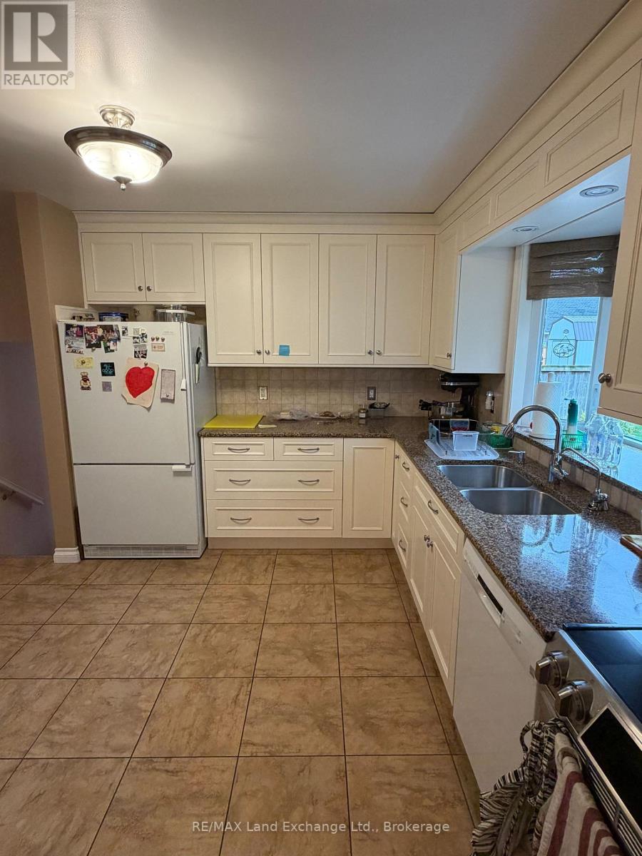 228 Willow Road, Kincardine, Ontario  N2Z 2V9 - Photo 21 - X12474157
