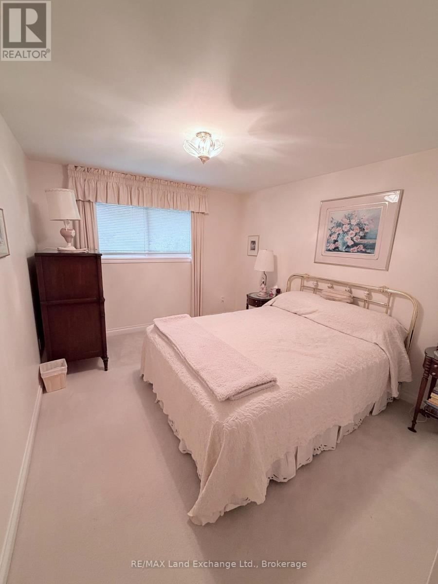 228 Willow Road, Kincardine, Ontario  N2Z 2V9 - Photo 25 - X12474157