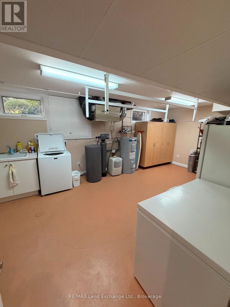 228 Willow Road, Kincardine, Ontario  N2Z 2V9 - Photo 26 - X12474157