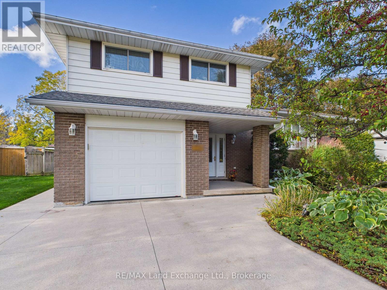 228 Willow Road, Kincardine, Ontario  N2Z 2V9 - Photo 3 - X12474157