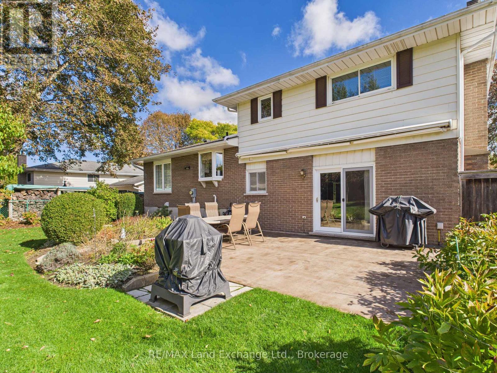 228 Willow Road, Kincardine, Ontario  N2Z 2V9 - Photo 6 - X12474157