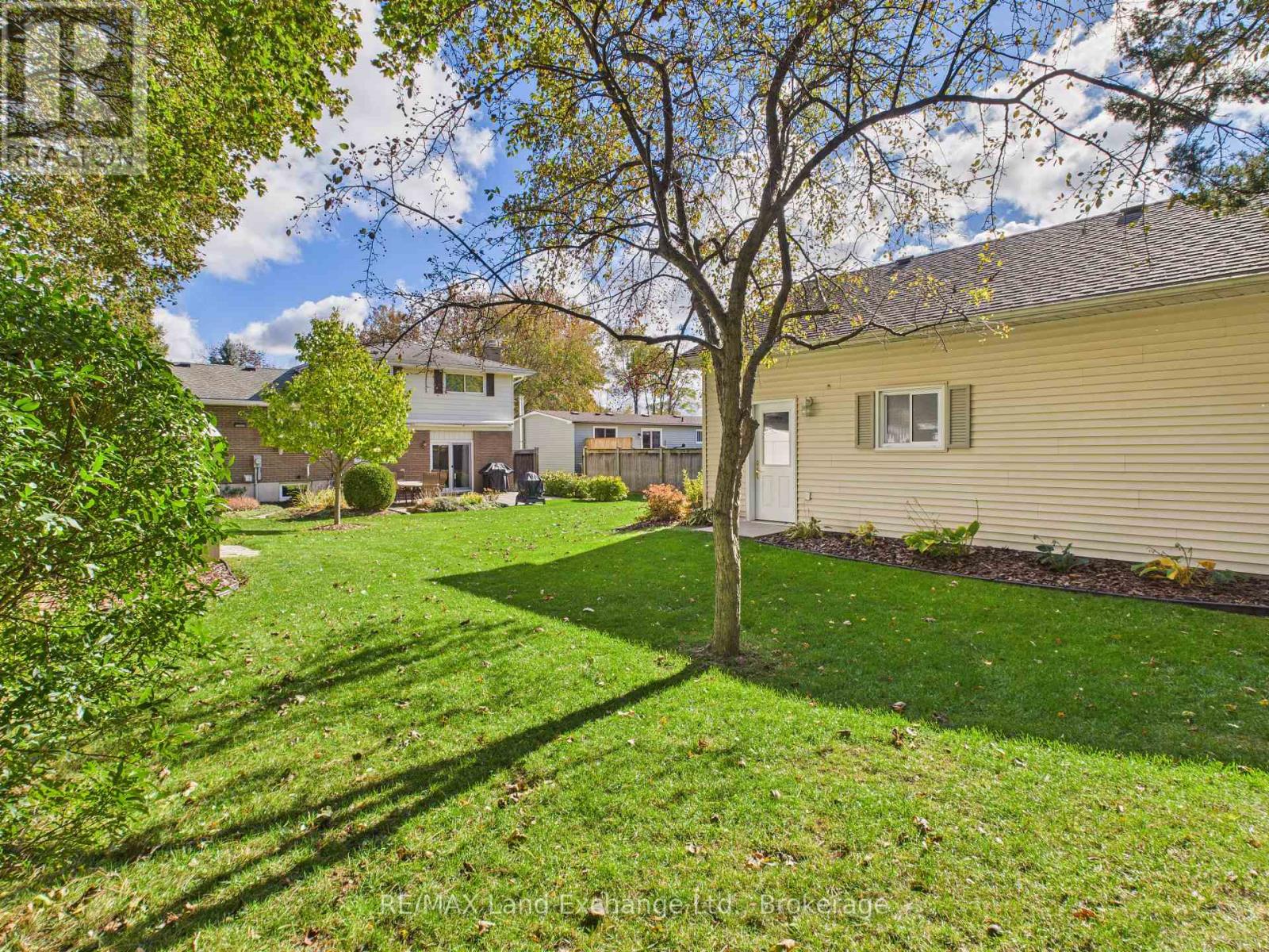 228 Willow Road, Kincardine, Ontario  N2Z 2V9 - Photo 9 - X12474157