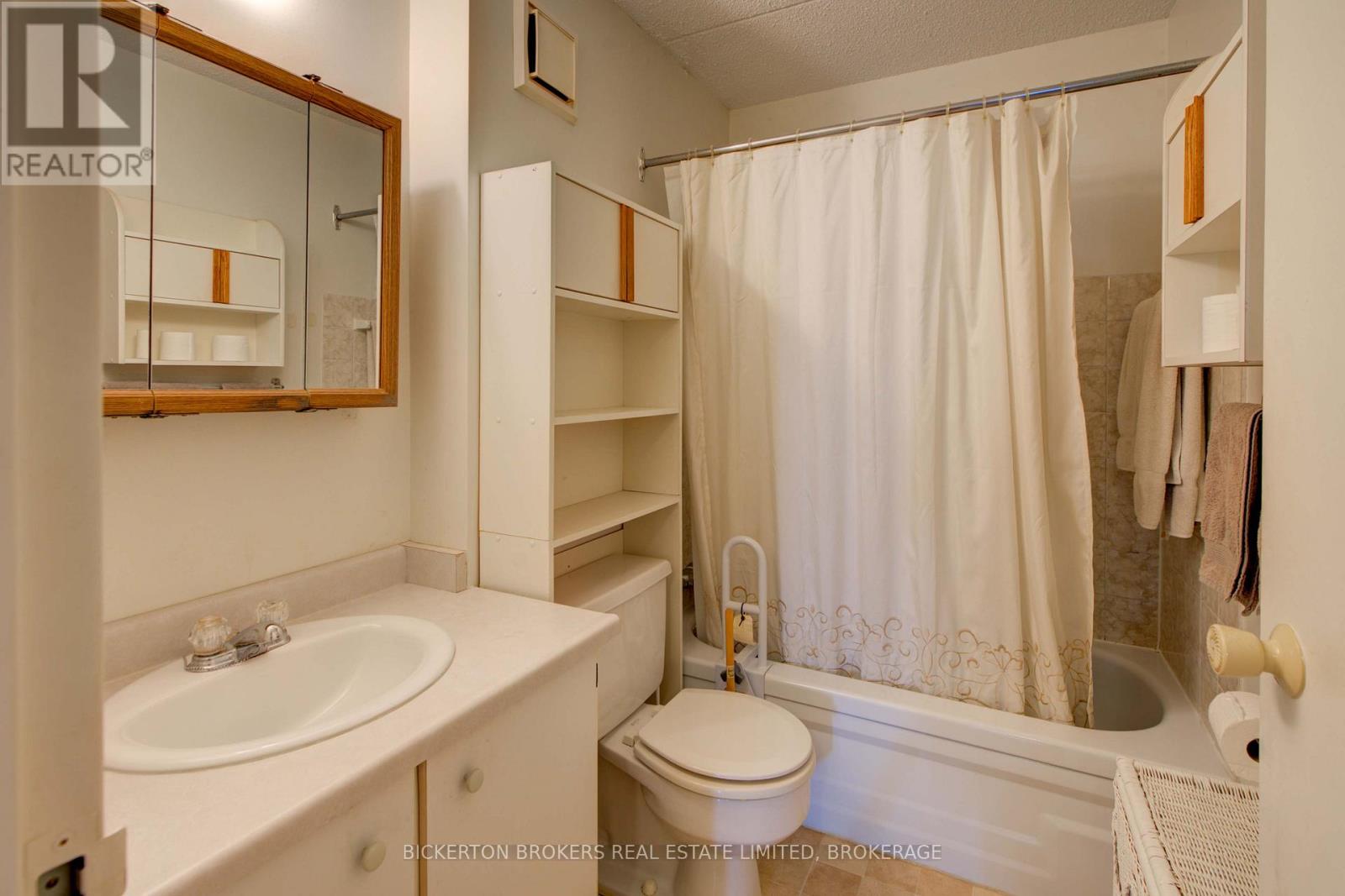 406 - 610 William Street S, Gananoque, Ontario  K7G 3A4 - Photo 36 - X12474119