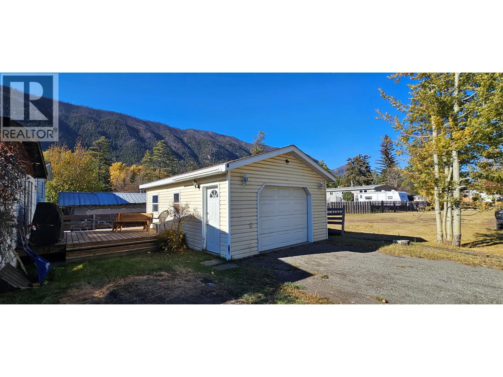 540 Buckthorn Road, Sparwood, British Columbia  V0B 2G0 - Photo 5 - 10365898