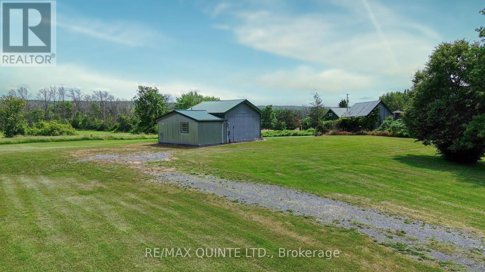 2878 County Road 15, Prince Edward County (Sophiasburg Ward), Ontario  K0K 2T0 - Photo 13 - X12474149