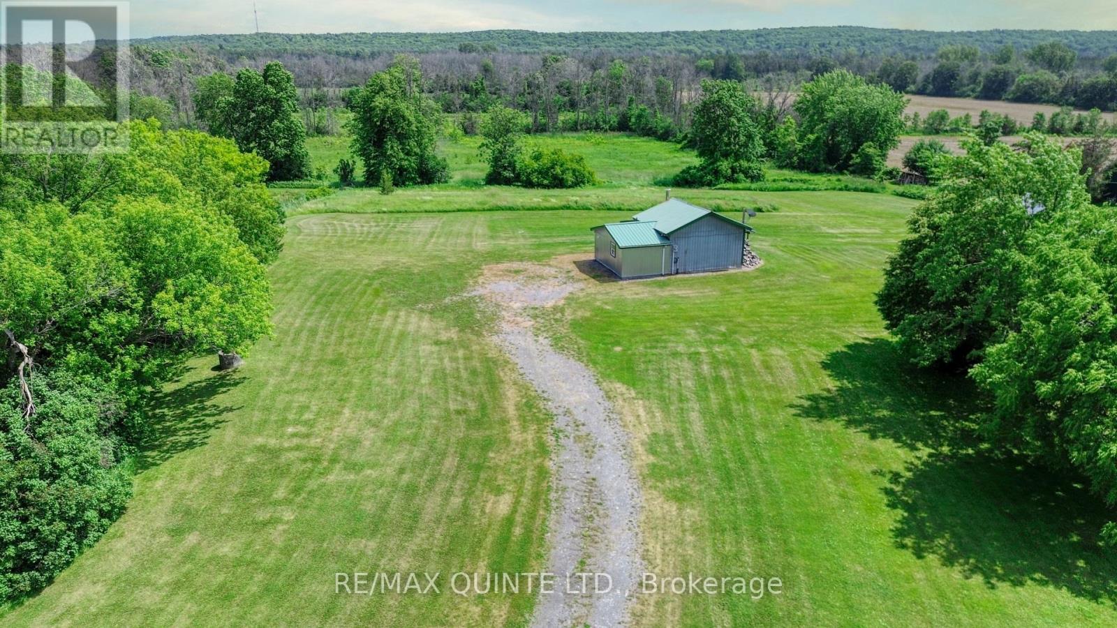 2878 County Road 15, Prince Edward County (Sophiasburg Ward), Ontario  K0K 2T0 - Photo 17 - X12474149