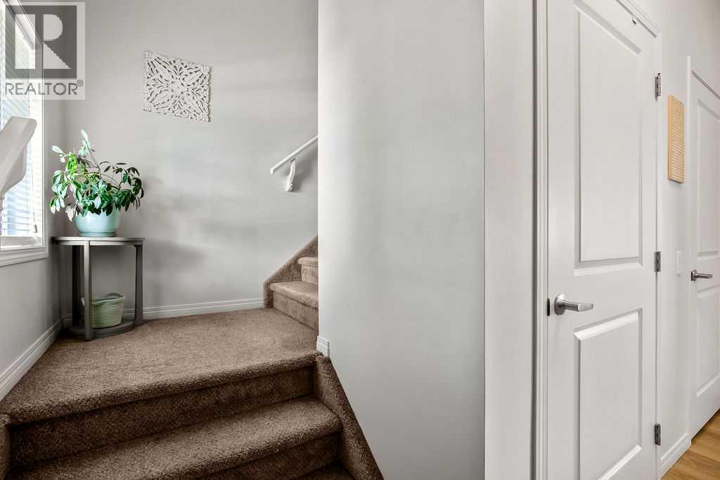 35 Drake Landing Boulevard, Okotoks, Alberta  T1S 0P8 - Photo 2 - A2255497