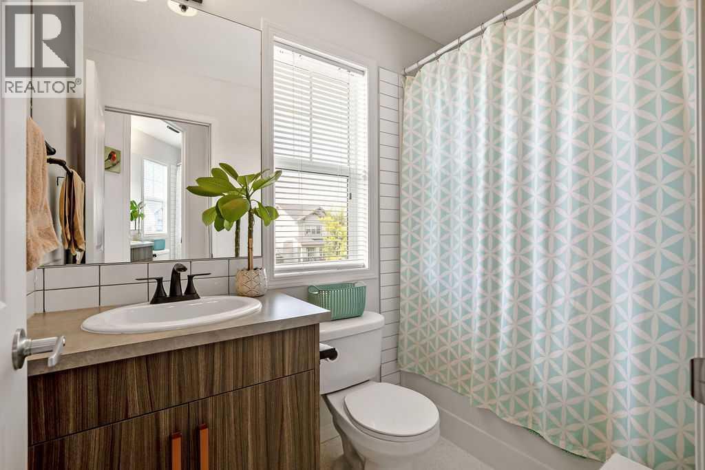 35 Drake Landing Boulevard, Okotoks, Alberta  T1S 0P8 - Photo 15 - A2255497