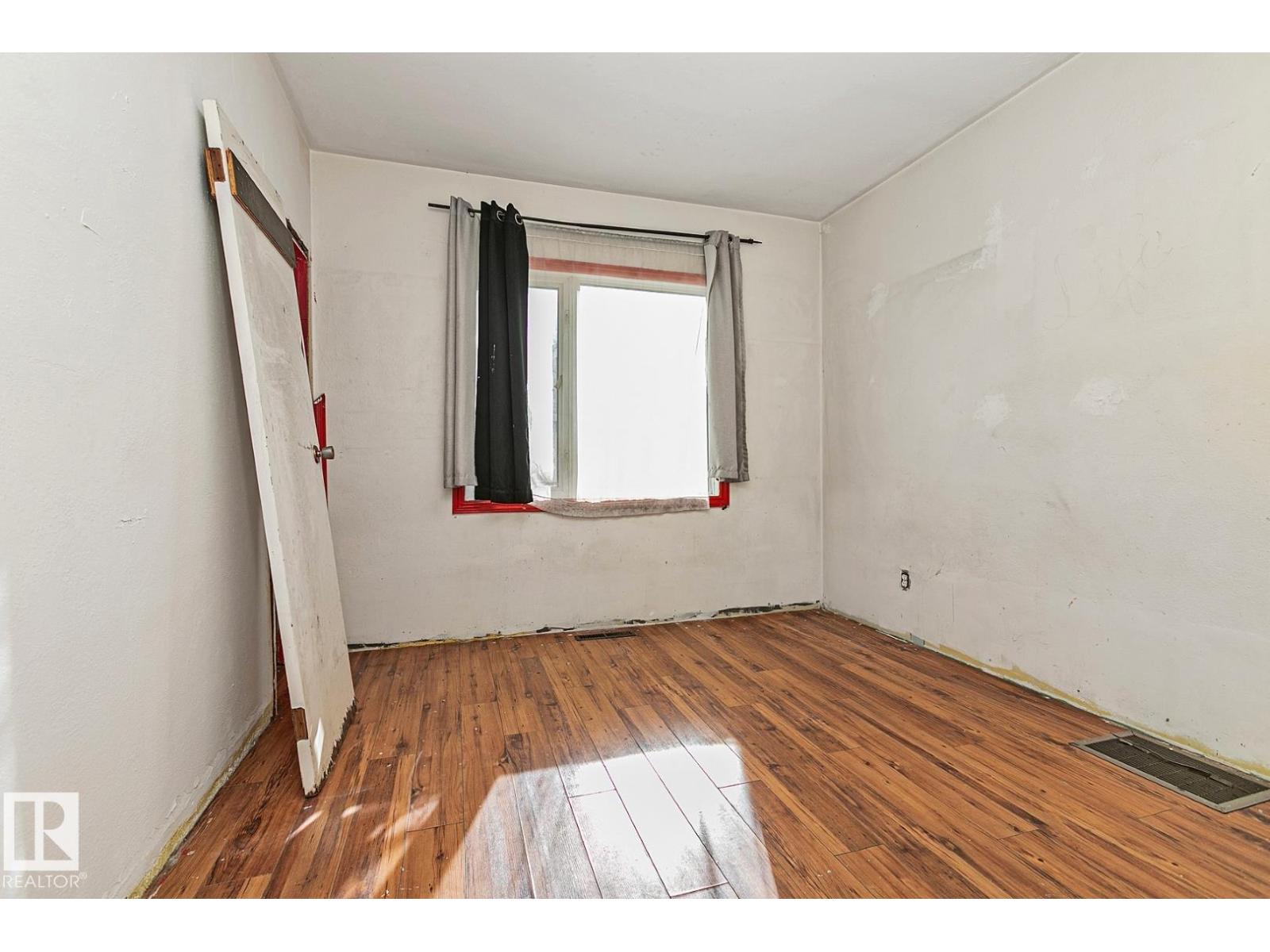 9221 110 Av Nw, Edmonton, Alberta  T5H 1H2 - Photo 21 - E4462944