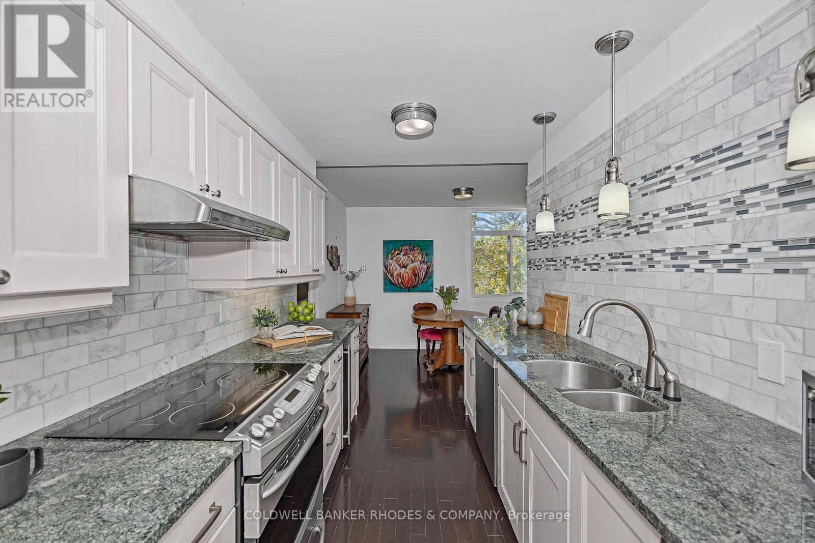 402 - 60 Mcleod Street, Ottawa, Ontario  K2P 2G1 - Photo 12 - X12474137
