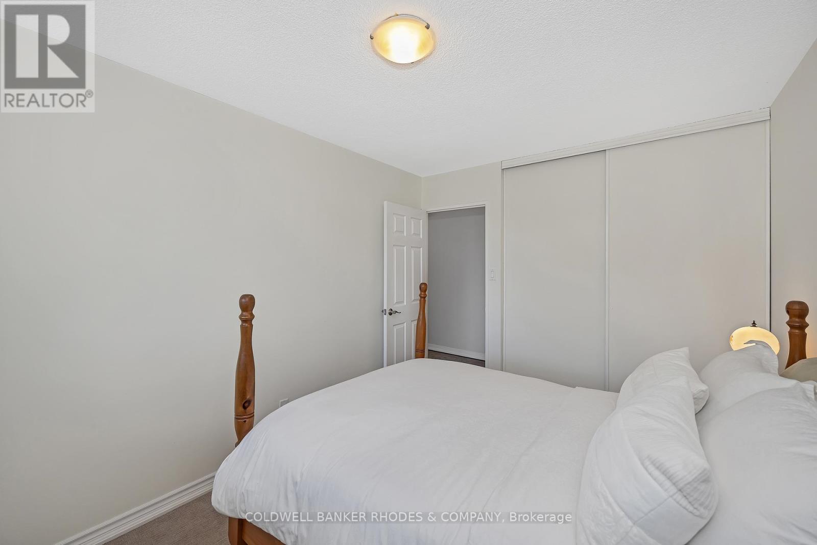 402 - 60 Mcleod Street, Ottawa, Ontario  K2P 2G1 - Photo 23 - X12474137