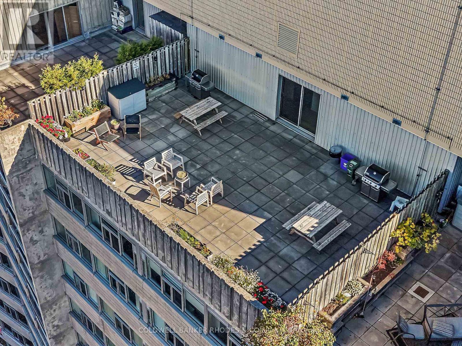 402 - 60 Mcleod Street, Ottawa, Ontario  K2P 2G1 - Photo 32 - X12474137