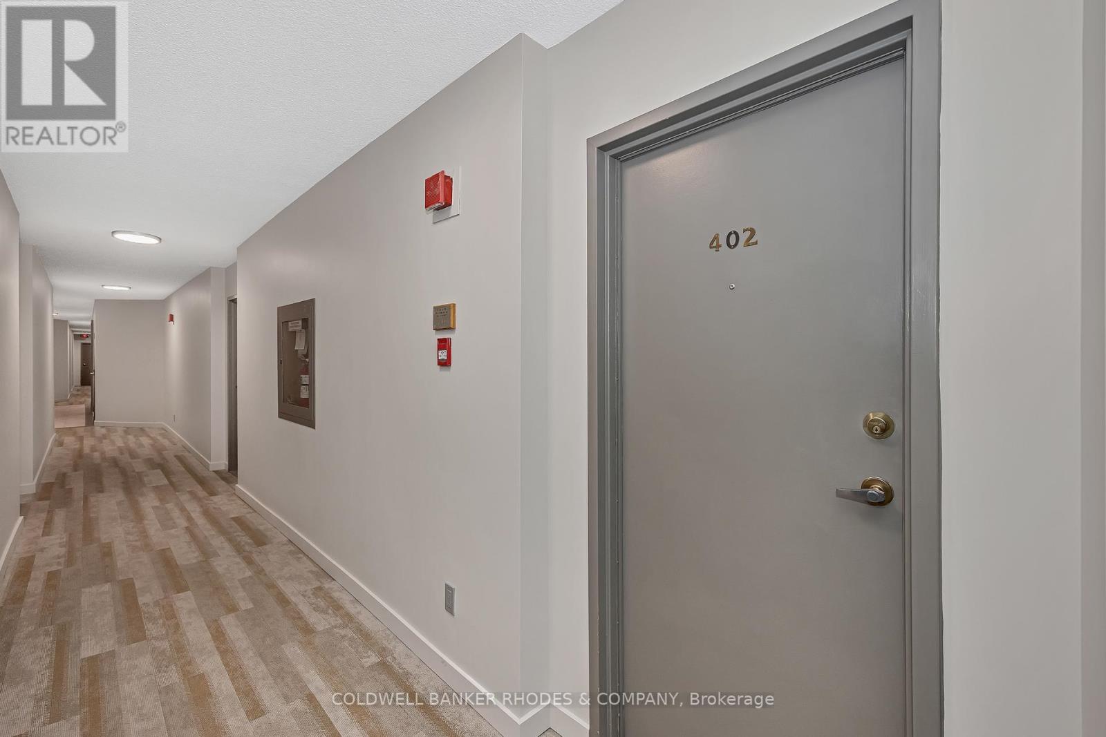 402 - 60 Mcleod Street, Ottawa, Ontario  K2P 2G1 - Photo 4 - X12474137