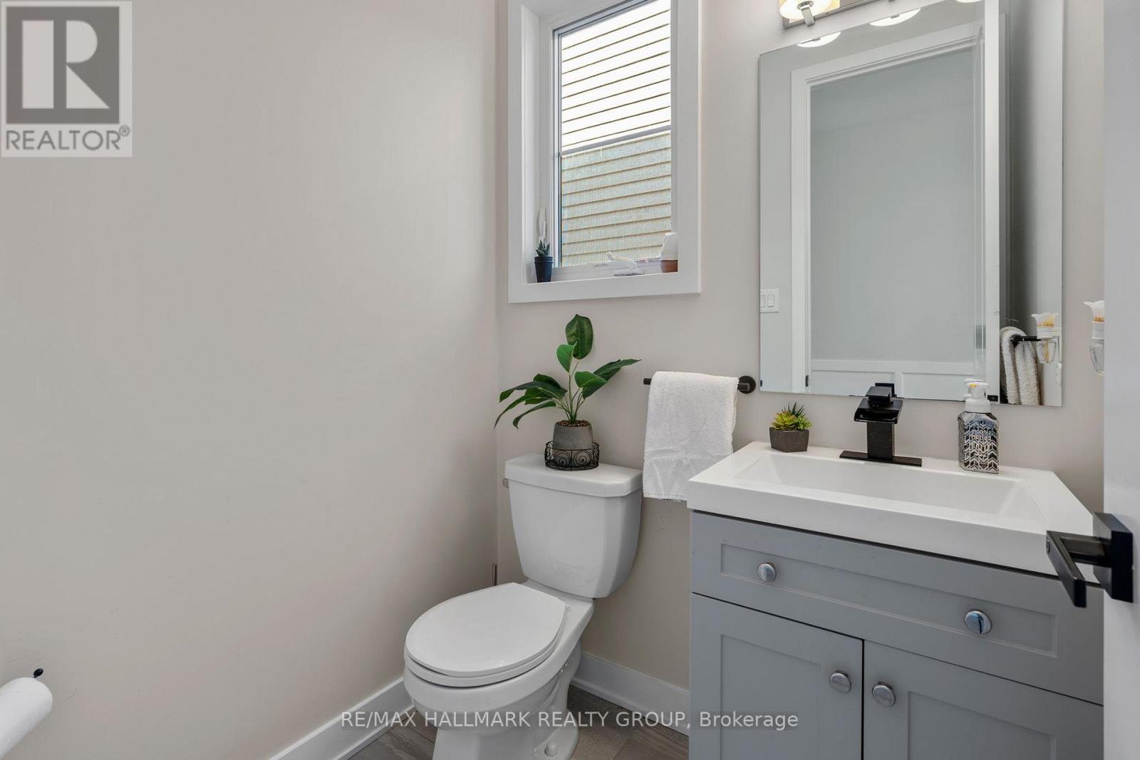 1015 Keeper Heights, Ottawa, Ontario  K0A 2Z0 - Photo 5 - X12474166