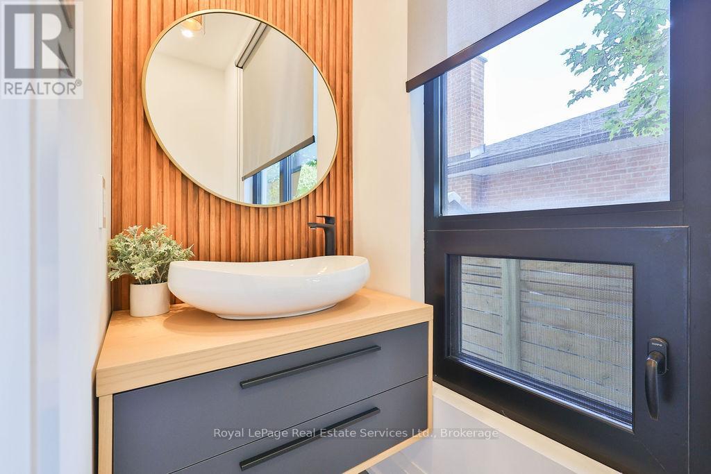 431 Sandlewood Road, Oakville, Ontario  L6L 3S3 - Photo 25 - W12474160
