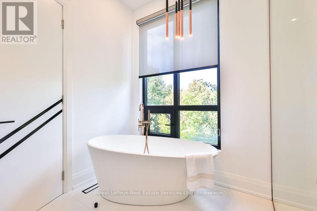431 Sandlewood Road, Oakville, Ontario  L6L 3S3 - Photo 36 - W12474160