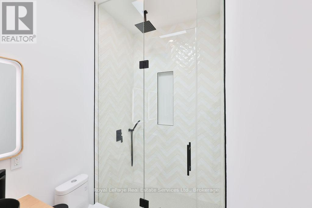 431 Sandlewood Road, Oakville, Ontario  L6L 3S3 - Photo 38 - W12474160