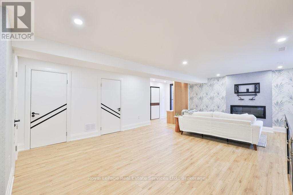 431 Sandlewood Road, Oakville, Ontario  L6L 3S3 - Photo 43 - W12474160