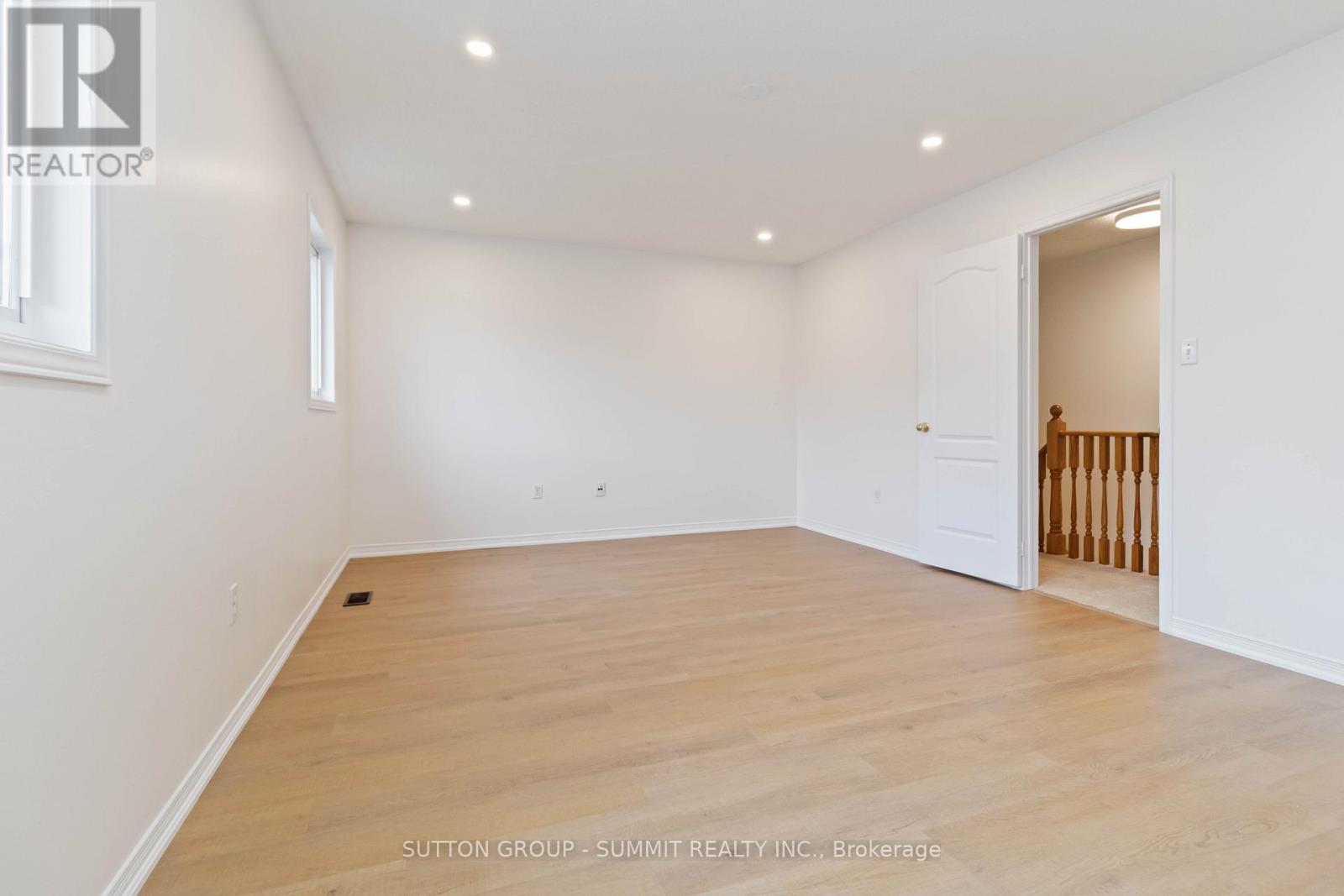 3269 Camberwell Drive, Mississauga, Ontario  L5M 6T2 - Photo 15 - W12473968