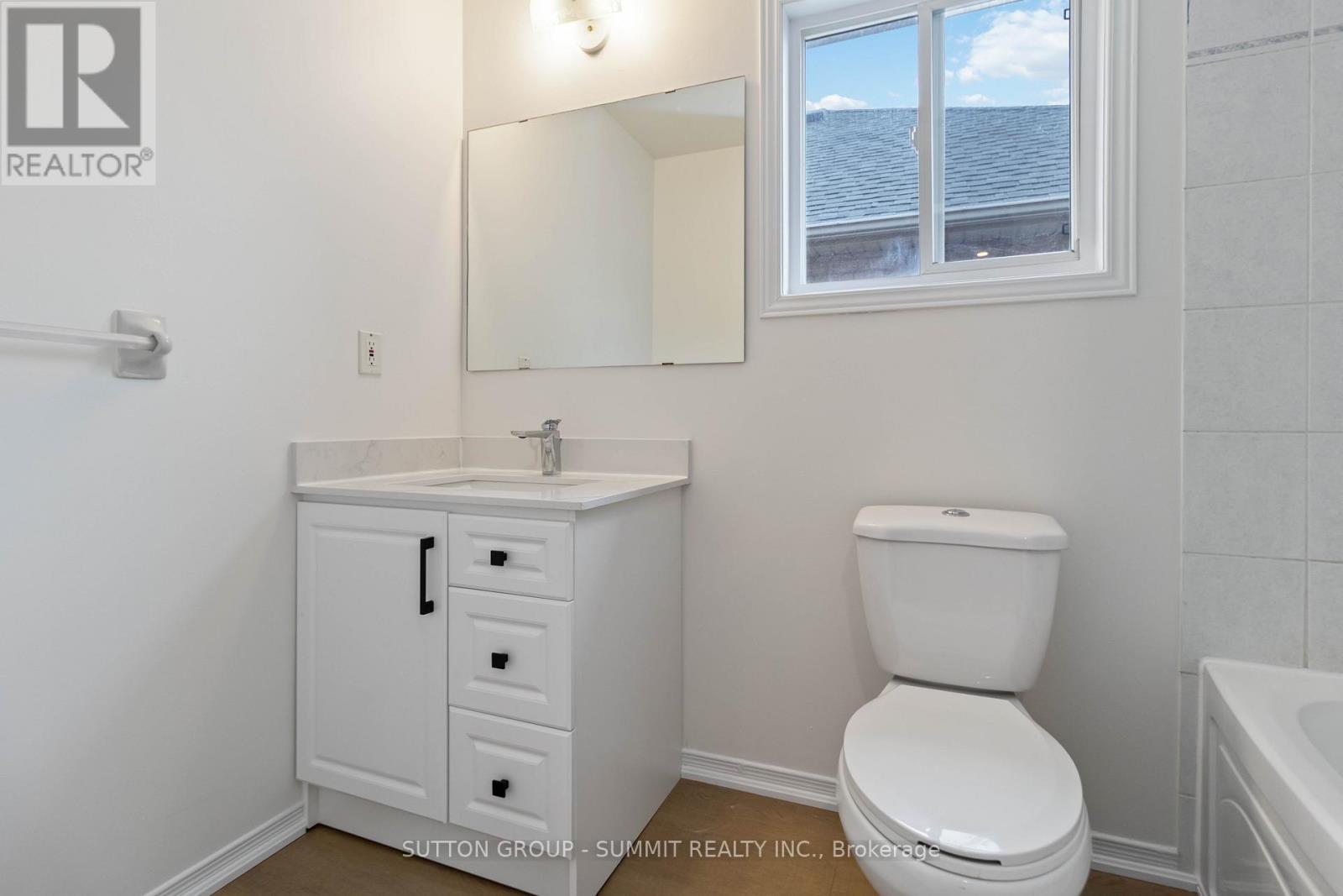 3269 Camberwell Drive, Mississauga, Ontario  L5M 6T2 - Photo 17 - W12473968